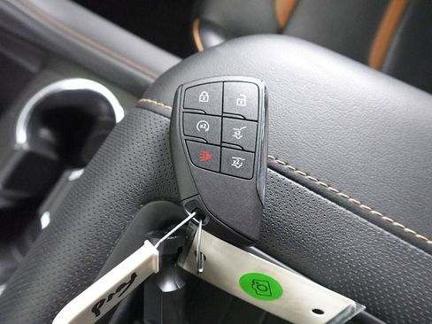 Used 2024 GMC Yukon AT4 w/ Technology Package image 34