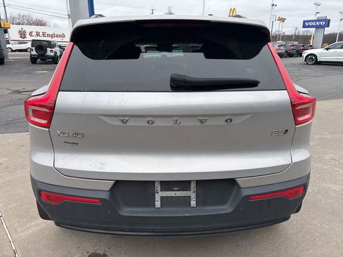 Used 2023 Volvo XC40 B5 Plus w/ Protection Package Premier AWD/4WD image 7