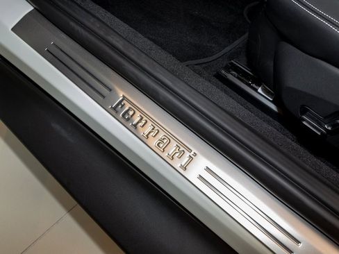 Used 2024 Ferrari Roma Spider image 11