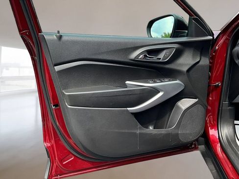 Used 2024 Chevrolet Trax RS FWD image 16