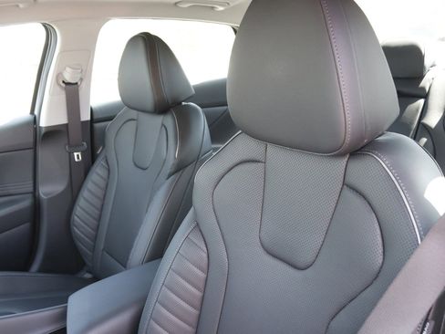 New 2025 Hyundai Elantra Limited image 13