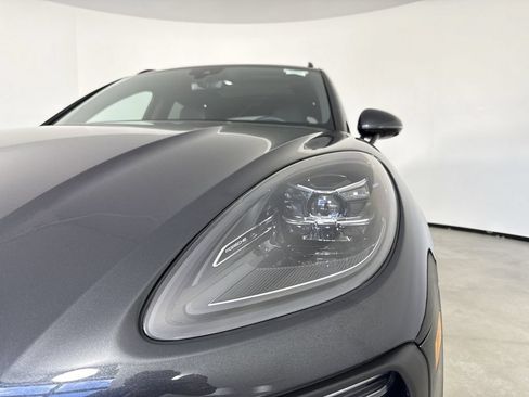 Certified 2026 Porsche Macan AWD/4WD image 11