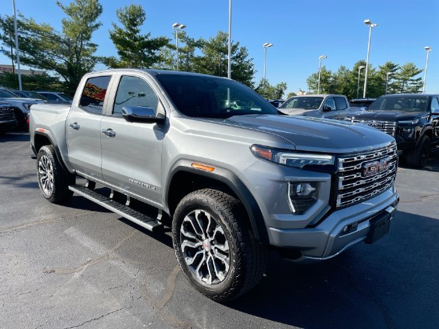 Used 2024 GMC Canyon Denali AWD/4WD image 7