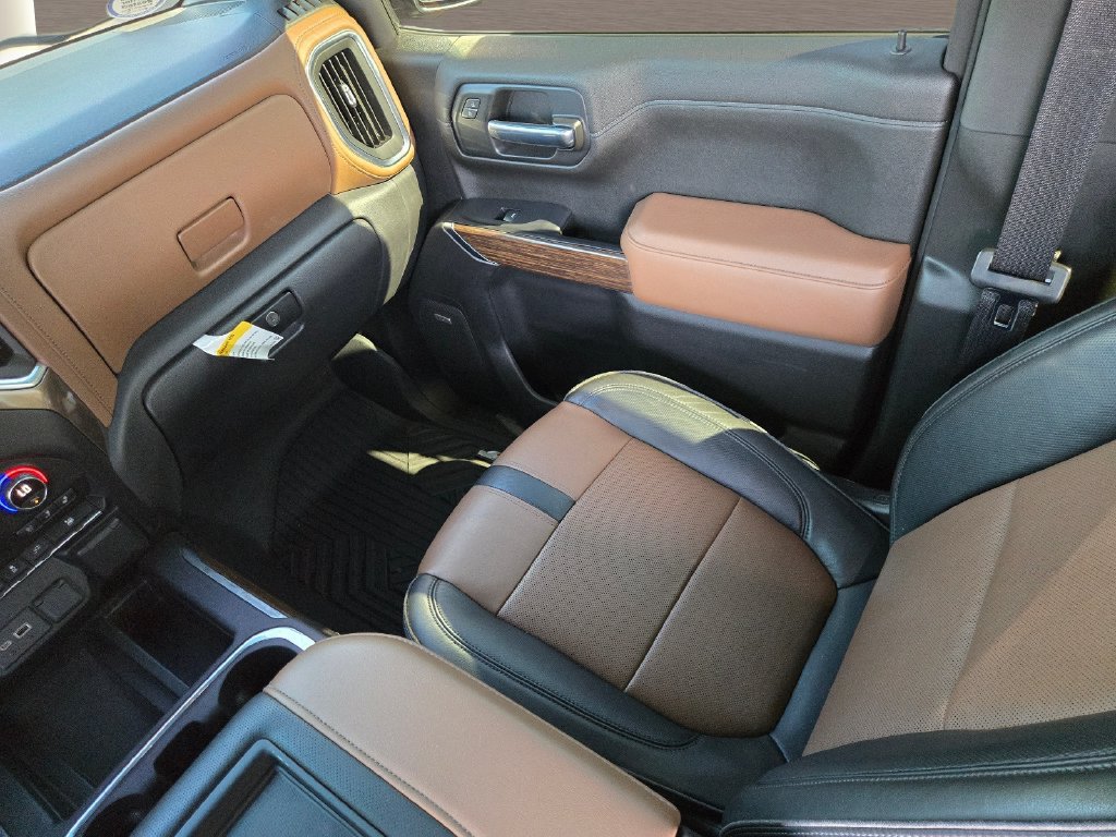 Used 2021 Chevrolet Silverado 1500 High Country w/ Technology Package AWD/4WD image 14