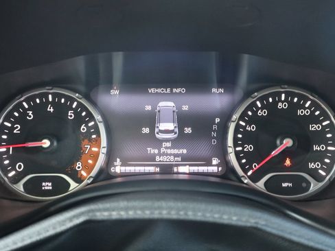 Used 2018 Jeep Renegade Trailhawk w/ Cold Weather Group II AWD/4WD image 33