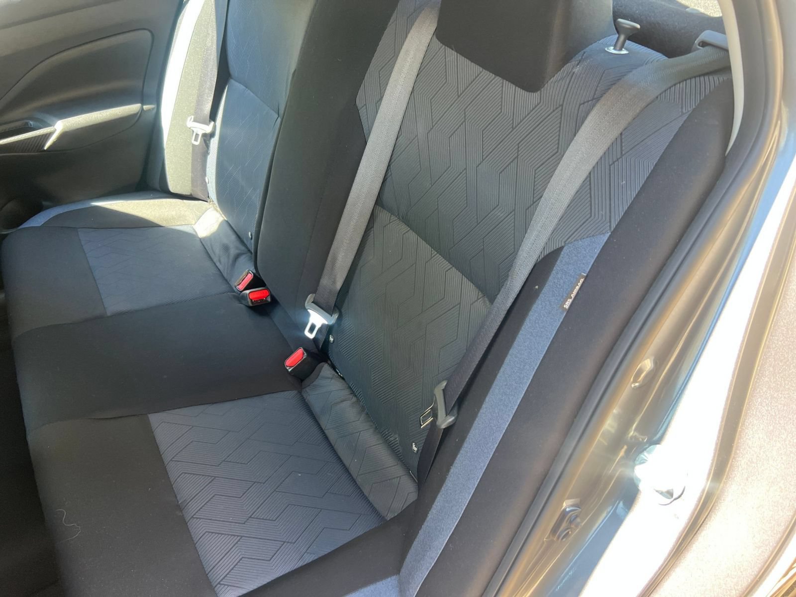 Used 2025 Nissan Versa SV FWD image 31