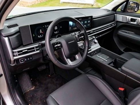 Used 2025 Hyundai Santa Fe SEL image 8