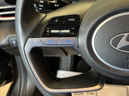 Used 2024 Hyundai Elantra Limited image 9