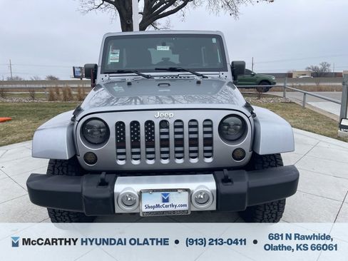 Used 2014 Jeep Wrangler Unlimited Sahara AWD/4WD image 12