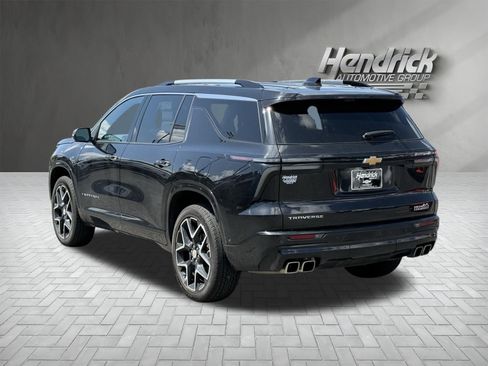 Used 2025 Chevrolet Traverse High Country FWD image 9