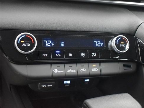 Used 2025 Hyundai Elantra Blue image 16