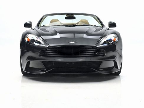 Used 2016 Aston Martin Vanquish Volante image 2