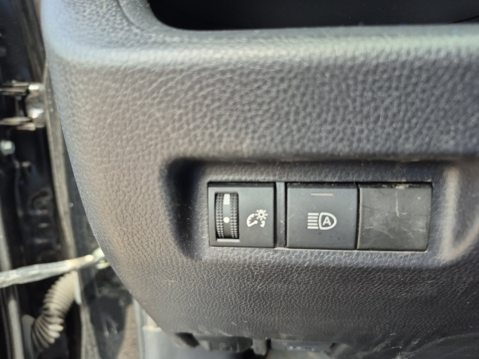 Used 2025 Toyota RAV4 LE AWD/4WD image 34