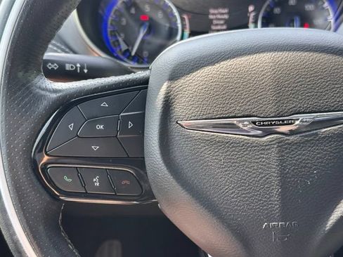 Used 2020 Chrysler Pacifica Limited w/ Advanced Safetytec Group FWD image 20