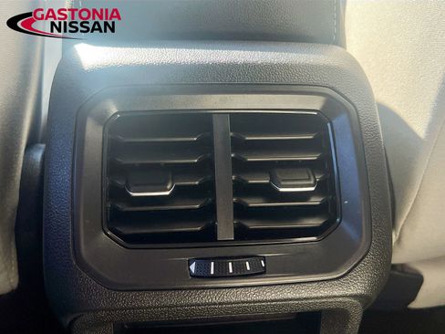 Used 2024 Volkswagen Tiguan S image 33