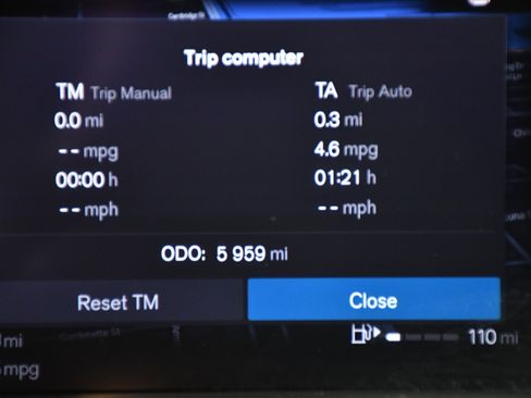 Used 2025 Volvo XC60 B5 Plus image 14