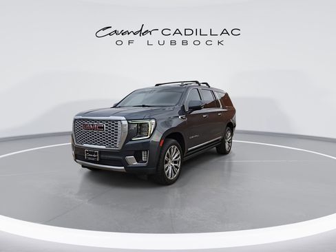 Used 2021 GMC Yukon XL Denali w/ Denali Premium Package AWD/4WD image 3
