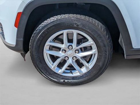 Used 2021 Jeep Grand Cherokee L Laredo w/ Luxury Tech Group I image 22