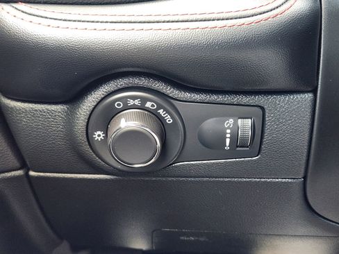 Used 2025 Dodge Durango GT AWD/4WD image 23