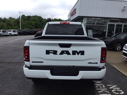 Certified 2025 RAM 2500 Big Horn AWD/4WD image 4