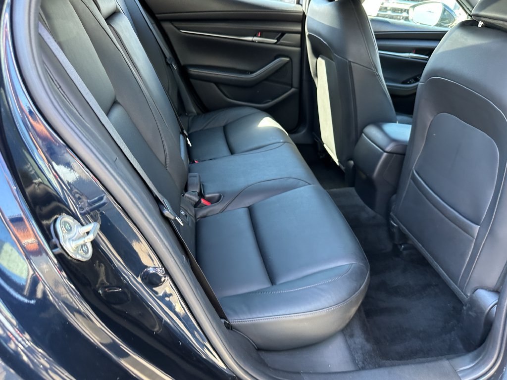 Used 2024 MAZDA MAZDA3 s FWD image 19