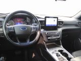 Used 2020 Ford Explorer XLT w/ Equipment Group 202A image 3