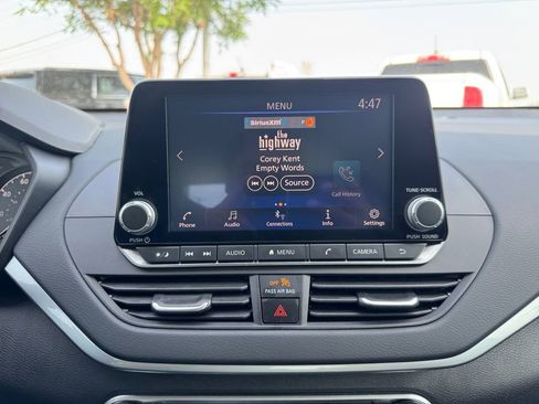 Used 2025 Nissan Altima 2.5 S FWD image 20