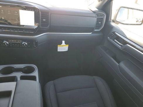 New 2026 GMC Sierra 1500 SLE image 25