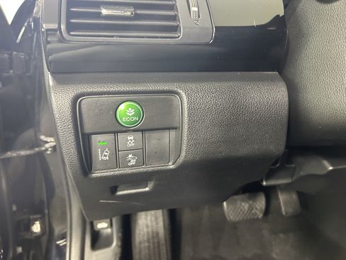 Used 2017 Honda Accord LX image 17