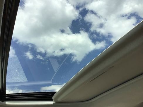 Used 2020 Toyota RAV4 XLE Premium image 24