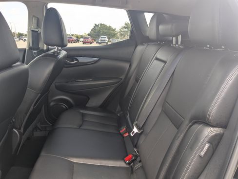 Used 2021 Nissan Rogue Sport SL image 15