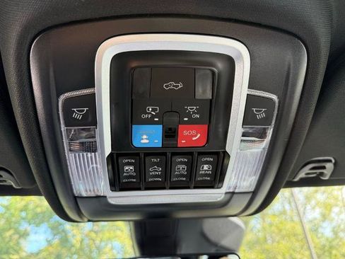 Used 2026 RAM 1500 Laramie AWD/4WD image 28