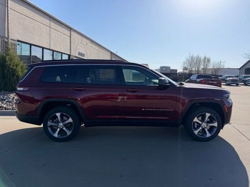 New 2026 Jeep Grand Cherokee L Limited AWD/4WD image 5