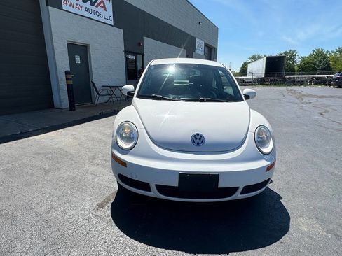 Used 2009 Volkswagen Beetle S FWD image 9