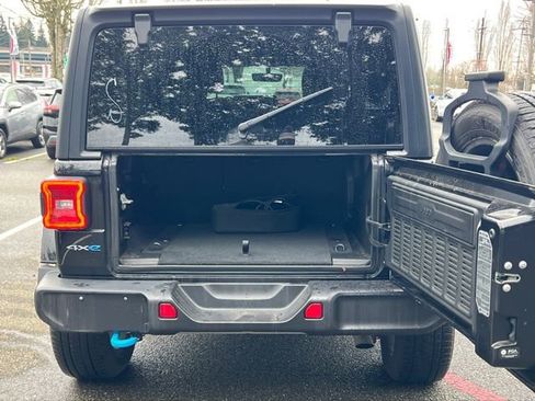 Used 2022 Jeep Wrangler Unlimited Sahara image 10