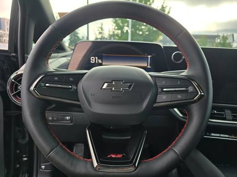 Used 2025 Chevrolet Equinox EV RS FWD image 26