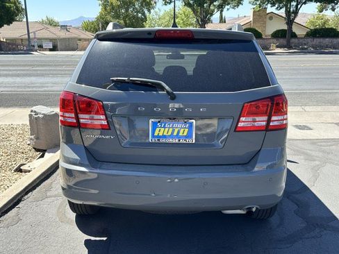 Used 2020 Dodge Journey SE w/ SE Popular Equipment Group FWD image 4