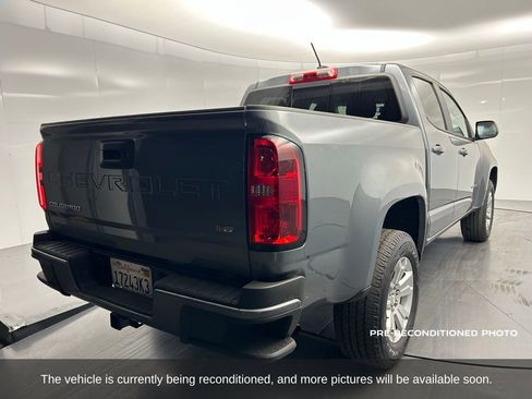 Used 2022 Chevrolet Colorado LT w/ LT Convenience Package image 6