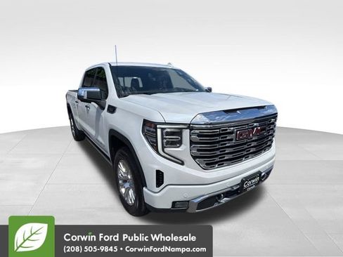 Used 2022 GMC Sierra 1500 Denali AWD/4WD image 3