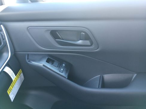 Used 2026 Nissan Rogue S image 31