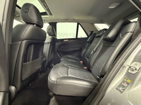 Used 2014 Mercedes-Benz ML 350 ML 350 4MATIC Sport Utility 4D w/ Premium 1 Package image 32