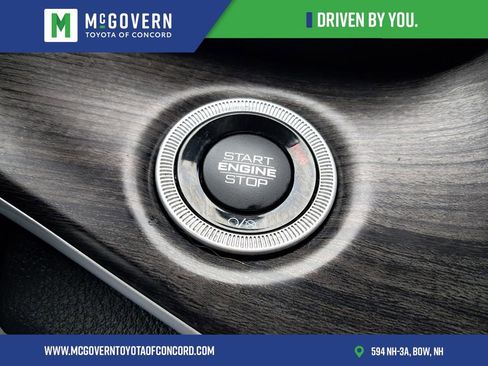 Used 2023 Jeep Grand Cherokee Limited w/ Black Appearance Package AWD/4WD image 36