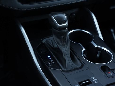 Used 2022 Toyota Highlander XLE image 15