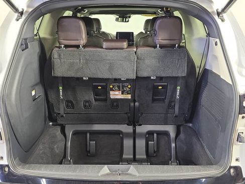 Used 2021 Toyota Sienna Platinum AWD/4WD image 42