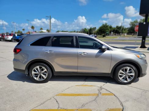 Used 2019 Kia Sorento EX w/ EX Premium Package FWD image 6