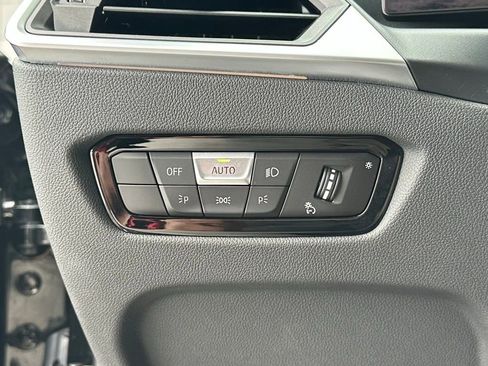 Used 2023 BMW 330i Sedan w/ Premium Package image 41