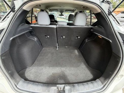 Used 2021 Nissan Kicks SR w/ SR Premium Package FWD image 19