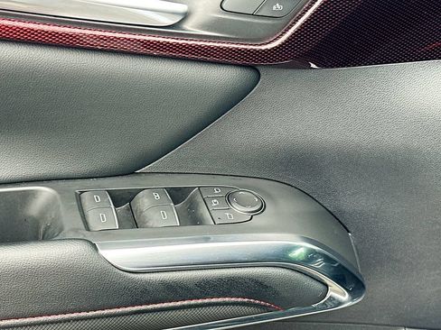 Used 2024 Chevrolet Traverse RS FWD image 18