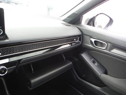 Used 2023 Honda Civic Sport image 18