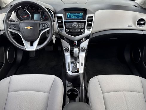 Used 2011 Chevrolet Cruze LT image 14